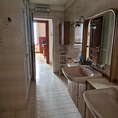 Torre Gilda 200 Mt Dal Mare Con Giardino In Centro Citta *