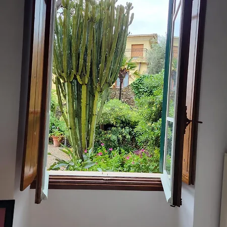 Torre Gilda 200 Mt Dal Mare Con Giardino In Centro Citta *