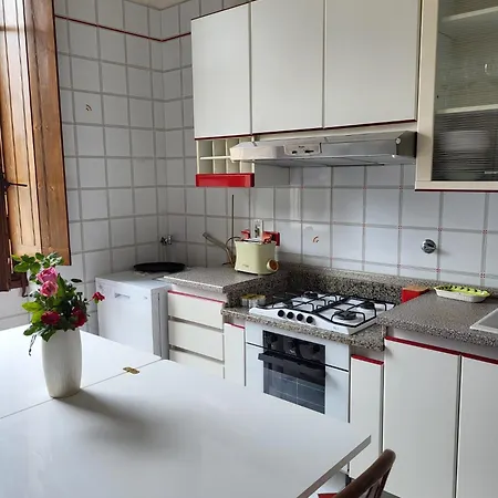Torre Gilda 200 Mt Dal Mare Con Giardino In Centro Citta Imperia