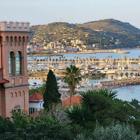 Torre Gilda 200 Mt Dal Mare Con Giardino In Centro Citta Apartment *