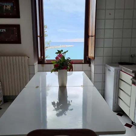 Apartamento Torre Gilda 200 Mt Dal Mare Con Giardino In Centro Citta